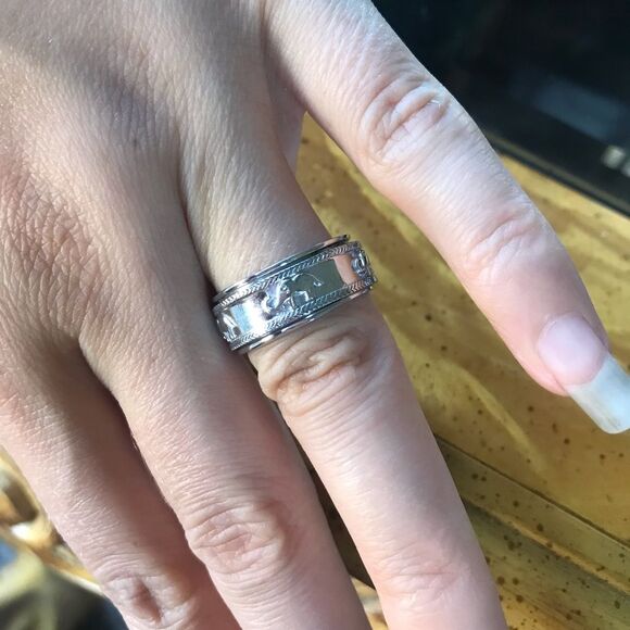 Sterling Silver Elephant Ring Size 8 - Picture 5 of 6